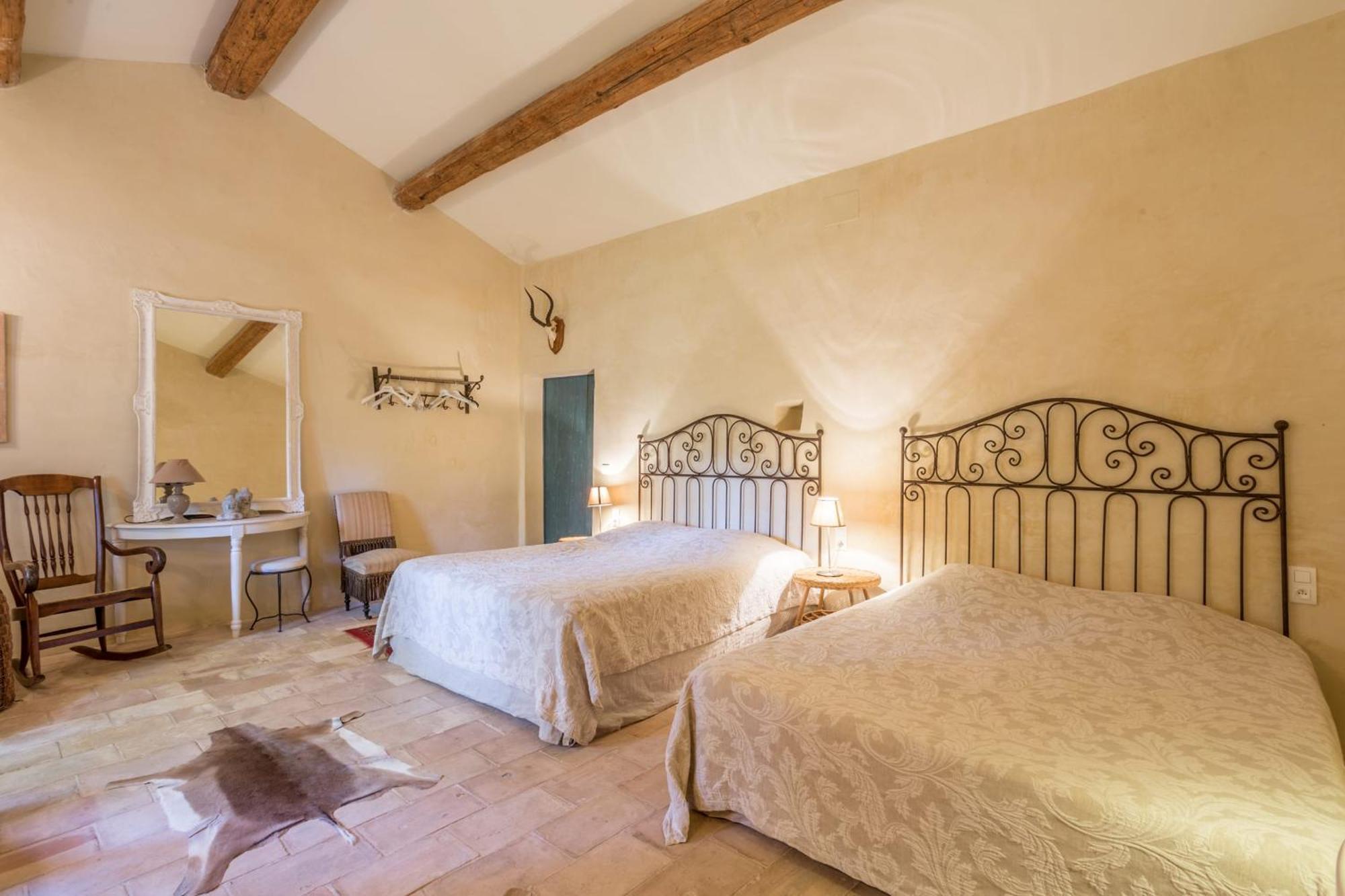 La Maison Des Artistes Ménerbes Exteriör bild
